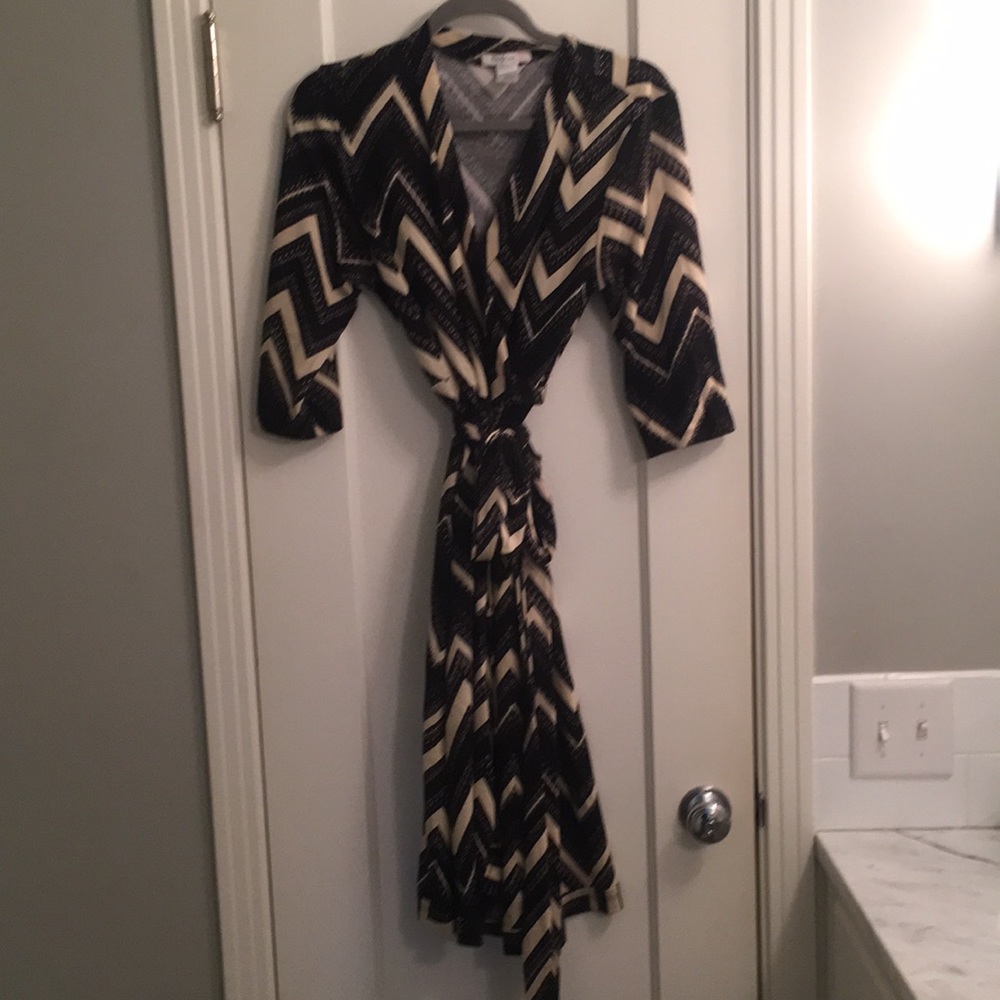 LAST CHANCE - Maternity dress - Cream & Black